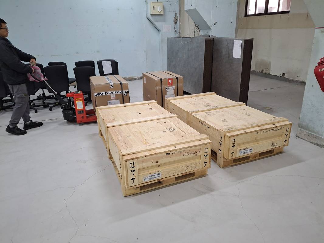 Recent Photos (2025–2026) 20260611_New Optical Tables.jpg